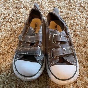 CONVERSE TODDLER SIZE 9 Gray